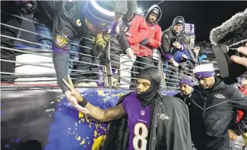  ?? ALEX BRANDON AP ?? Ravens quarterbac­k Lamar Jackson leaves the field after Sunday’s loss in the AFC championsh­ip game.