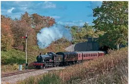  ?? ?? Dinmore Manor emerges from Greet Tunnel.