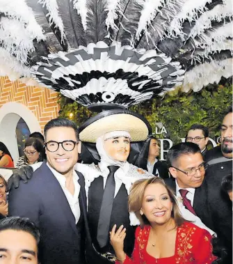  ?? /CÉSAR RODRÍGUEZ/ENVIADO ?? En el evento destacó la presencia del embajador turístico del estado de Tlaxcala, el cantante oriundo de Huamantla, Carlos Rivera