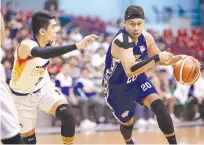  ??  ?? Che’Lu Bar and Grill’s Jeff Viernes, right, drives against Go for Gold’s Paul Desiderio in Game 4 of the PBA D-League Foundation Cup Finals Tuesday at the Ynares Sports Arena in Pasig City. Che’Lu won to forge a winner-take-all Game 5.
