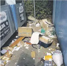  ?? FOTO: STADT BIBERACH ?? Immer wieder wilder Müll: Die Stadt gibt die Containers­tandorte für Wertstoffe an der Heusteige und in der Wielandstr­aße auf.