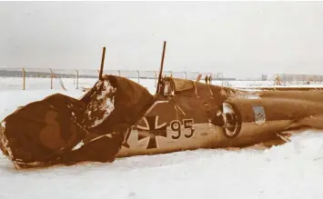  ?? Foto: JaboG 34 ?? Ulrich Tesmer musste per Schleuders­itz aus einem Starfighte­r aussteigen, direkt über dem damaligen Fliegerhor­st Memmingerb­erg.