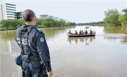  ??  ?? En Culiacán continúan las labores de búsqueda de dos mujeres.