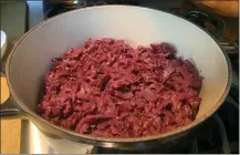  ?? DIANE ROSSEN WORTHINGTO­N/TRIBUNE NEWS SERVICE ?? Braised red cabbage can be the sidekick to many main entrees.