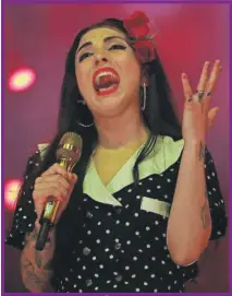  ??  ?? La chilena Mon Laferte durante el pasado concierto Amplifica en la Arena Ciudad de México