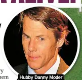  ?? ?? Hubby Danny Moder is nowhere in sight on Roberts’ promo tour