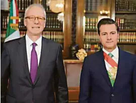  ?? KK ?? Feierlich wurde Botschafte­r Franz Josef Kuglitsch vom bisherigen Präsident Enrique Peña Nieto angelobt