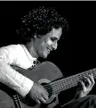  ??  ?? Le guitariste Sergio Laguado.