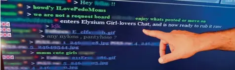  ?? Foto: Arne Dedert, dpa ?? Viele Pädophile sind im abgeschirm­ten Darknet unterwegs. Das Foto zeigt den Screenshot eines Chat Protokolls der Kinderporn­ografie Plattform „Elysium“, die die Polizei im Juli dieses Jahres entdeckte und stilllegte.