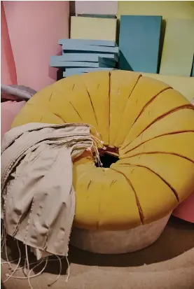  ??  ??