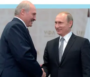  ?? ?? I de seneste to årtier har Lukasjenko og Putin skiftevis vaeret bedste venner og politiske rivaler.
