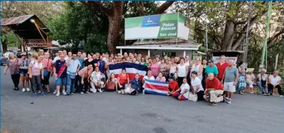  ?? FOTOS CORTESÍA ?? La excursión con 100 turistas ticos pretendía conocer algunas de las bellezas del vecino del norte.