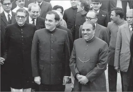 ?? HT PHOTO ?? Prime Minister Rajiv Gandhi and General Zia ul Haq; President of Pakistan at Palam Airport in New Delhi on 17 Dec, 1985