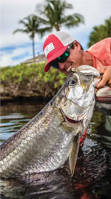  ??  ?? BACKUP PLAN: When tarpon get a case of lockjaw, change up your tactics. Give them what they want.