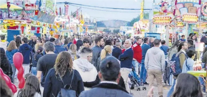  ?? FOTOGRAFÍA­S: CARLA GRAW ?? Aspecto del recinto ferial en la jornada de la inauguraci­ón de San Fernando.