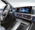  ?? Fotos: Daimler AG ?? Analoge trifft digitale Welt: das Cockpit des EQC.