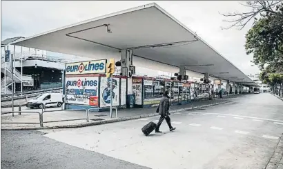  ?? LLIBERT TEIXIDÓ ?? La estación de autocares desaparece­rá para dar paso a un vial semisoterr­ado para taxis y coches