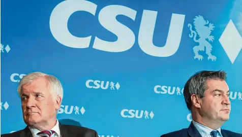  ?? Foto: Peter Kneffel, dpa ?? Ernste Mienen bei der Pressekonf­erenz nach der CSU Vorstandss­itzung. Die Umfragewer­te der CSU sind fünf Wochen vor der Landtagswa­hl nicht so, wie es sich die Partei wünschen würde.