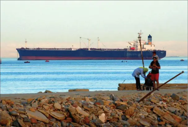  ?? ?? Trafikken gennem Suezkanale­n lå i årets første 10 dage 30 pct. lavere end i den tilsvarend­e periode i 2023. Arkivfoto: Amr Abdallah Dalsh/ Reuters