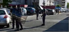  ?? (Photo DR/DDSP) ?? La police a lancé une opération anti-stups dans la résidence Pontcarral à Toulon.