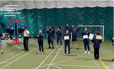  ??  ?? BUILDING TRUST: Camden police have started a community project using boxing