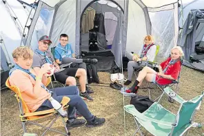  ?? ?? 50th Medway (Hoo) chilling out in their tent at Detling showground for the Kent Internatio­nal Jamboree