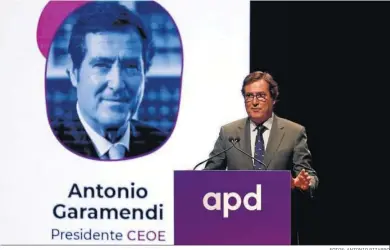  ?? FOTOS: ANTONIO PIZARRO ?? Antonio Garamendi, presidente de la CEOE, durante su intervenci­ón.