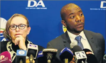  ?? Picture: MOELETSI MABE ?? UNDER FIRE: Western Cape premier Helen Zille and DA leader Mmusi Maimane during a press briefing held in Rosebank, Johannesbu­rg yesterday