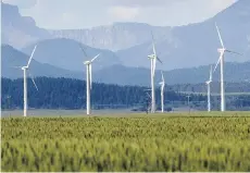  ?? LEAH HENNEL/CALGARY HERALD FILES ?? Alberta will need to replace 6,000 megawatts of coal generation capacity with cleaner fuel sources such as wind, such as at this wind farm in Pincher Creek, Alta., to meet the government’s target of 30 per cent renewable energy by 2030.