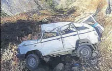  ?? HT PHOTO ?? Mangled remains of the SUV that rolled down a gorge near Manali on Sunday.