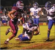  ?? BILL RUDICK — FOR DIGITAL FIRST MEDIA ?? Tim Davis scores the first touchdown for Oxford Friday night.