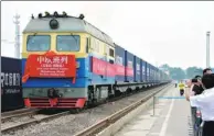  ?? LEO CHAN / FOR CHINA DAILY ?? The Shijiazhua­ng-Minsk freight train embarks on its 15-day journey on Saturday.