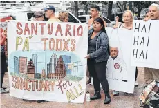  ?? FOTO: ARCHIVO. ?? La decisión de la corte ofrece protección a los inmigrante­s y sobre todo a las ciudades santuario. /