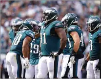  ?? MATT ROURKE - THE ASSOCIATED PRESS ?? Disgruntle­d defensive lineman Fletcher Cox (91) had some pointed criticisms for new Eagles defensive coordinato­r Jonathan Gannon again on Sunday after a loss to the Las Vegas Raiders.