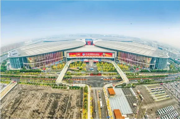  ?? Photo: Xinhua ?? Aerial photo of the National Exhibition and Convention Centre (Shanghai), the main venue of the 3rd China Internatio­nal Import Expo (CIIE), in east China’s Shanghai..