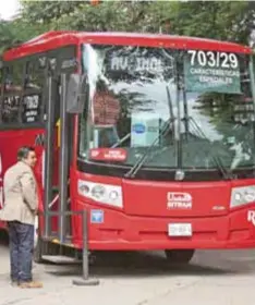  ?? HÉCTOR ESCAMILLA ?? Las rutas son parte del nuevo esquema de transporte público y beneficiar­án a las colonias por donde no pasan las troncales. |