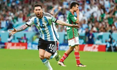  ?? Foto: Tom Weller, dpa ?? Lionel Messi hat Argentinie­n in einen kollektive­n Jubelrausc­h geschossen.