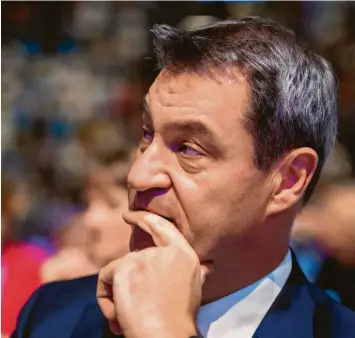  ?? Foto: Lennart Preiss, Getty Images ?? Nichts mehr zu lachen hatte der frisch wiedergewä­hlte CSU-Chef Markus Söder bei der Frauenquot­e: Große Teile der Basis wollen sie nicht mittragen. Nur ein Kompromiss rettete die Situation auf dem Parteitag.