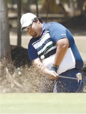  ?? SUNSTAR FILE ?? ANOTHER TITLE. Two months after setting history in the PAL Interclub together, Bayani Garcia (left) defeated teammate Mark Dy to win the CCC Annual Club and Class title.