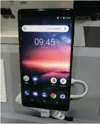  ??  ?? LE NOKIA 8 SIRROCCO.