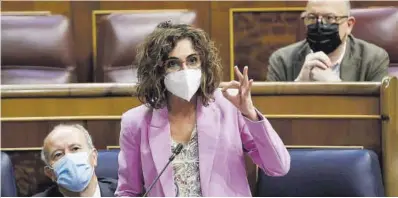  ?? Mariscal / Efe ?? La ministra d’Hisenda, María Jesús Montero, ahir, al Congrés dels Diputats.