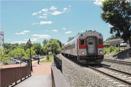  ?? Emily DiSalvo / Hearst Connecticu­t Media ?? The Massachuse­tts transporta­tion agency, Amtrak and CSX are seeking a $108 million grant that would link the rail lines between Hartford and Boston.