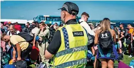  ?? Cheshire Constabula­ry ?? ● Police engaging with the public at Creamfield­s 2021