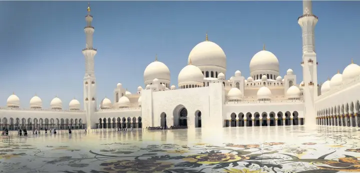  ??  ?? ●● Sheikh Zayed Grand Mosque