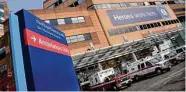  ?? Arnold Gold/Hearst Connecticu­t Media file photo ?? Connecticu­t hospitals faced their worst year financiall­y in 2022 since before the coronaviru­s struck, facing shrinking revenues, sicker patients and surging labor costs.