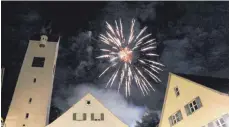  ?? FOTO: STEFFEN LANG ?? Höhepunkt der K-4-Nacht ist das Feuerwerk.