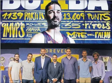  ??  ?? PARA LA HISTORIA. Ricky, Sada, Marc Gasol, Navarro, Pau Gasol, Trias y Grimau, excompañer­os y amigos. Arriba, Navarro con su familia.