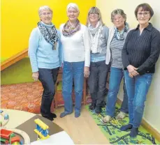  ?? FOTO: VERA STILLER ?? Sie haben in den vergangene­n Jahren den Kinderpark Wangen am Leben erhalten: (von links) Hildegard Wagner, Elisabeth Wagner, Annelore Wagatha, Ingeborg Fischer und Sabine Torka. Nicht auf dem Foto: Ulrike Doser.