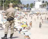  ?? FOTOS ALEXANDRE BRUM ?? Turistas se sentiram seguros durante o Carnaval