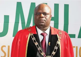  ?? ?? umhlathuze mayor Xolani Ngwezi says flights from the Richards Bay Airport to Johannesbu­rg will resume from September 19.